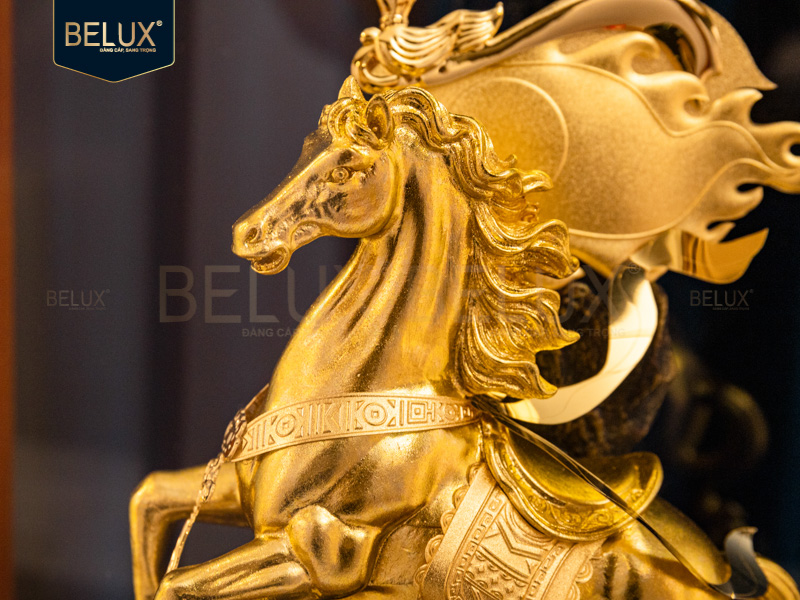 Tượng Ngựa Nhất Mã dát vàng 24k – Biểu trưng của khát vọng và thành công